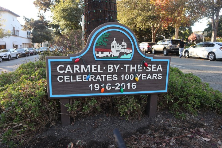 carmelbytheseacitysign